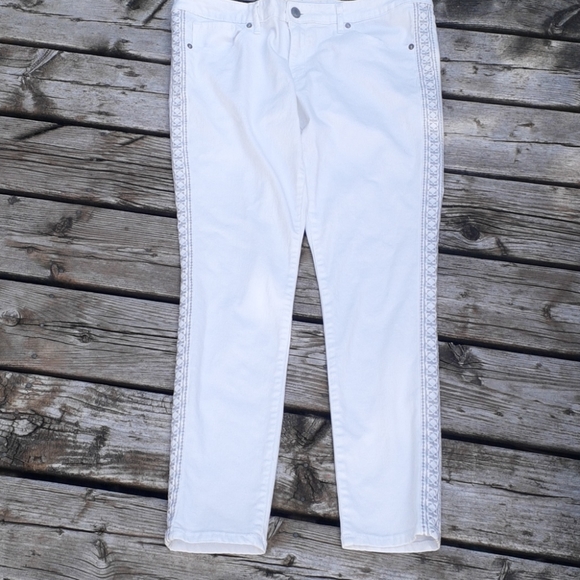 Mossimo White Stretch Jeans Size 14 Fit 3 - Picture 3 of 6